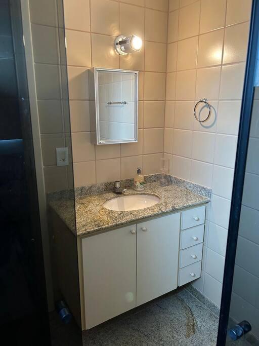 Apartamento De 3 Quartos Na Praia Da Fonte グアラパリー エクステリア 写真