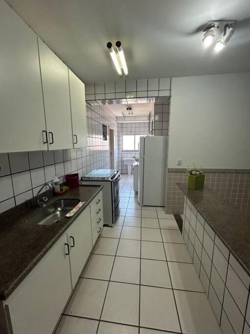 Apartamento De 3 Quartos Na Praia Da Fonte グアラパリー エクステリア 写真